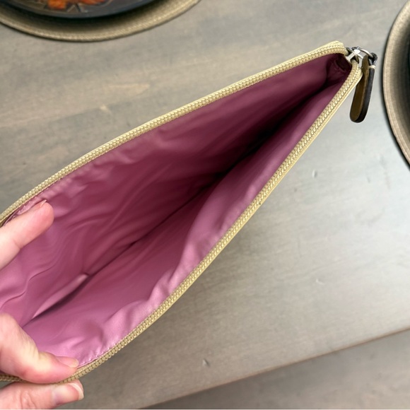 Coach tablet case. In very good condition. 10 1/2 by 8 1/4 inches - Picture 5 of 5